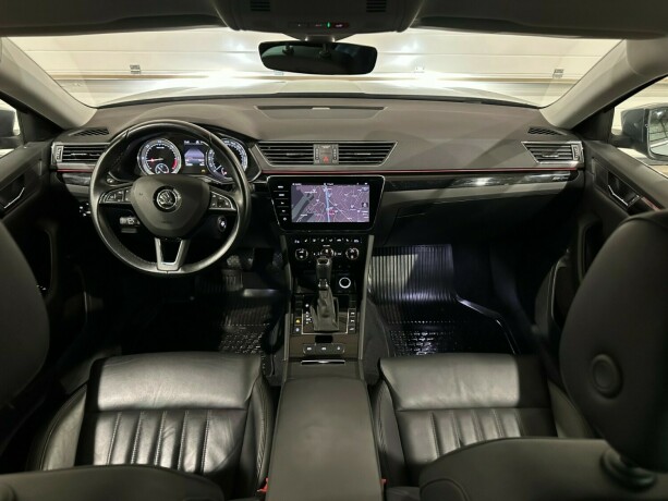 skoda-superb-diesel-2018-big-18
