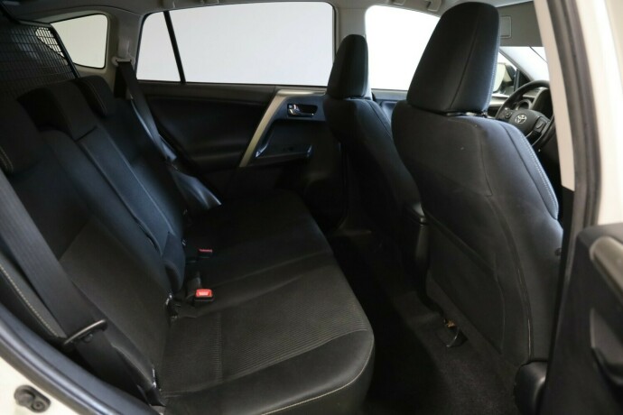 toyota-rav4-bensin-2014-big-10