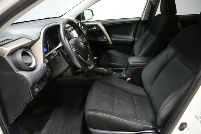 toyota-rav4-bensin-2014-big-5