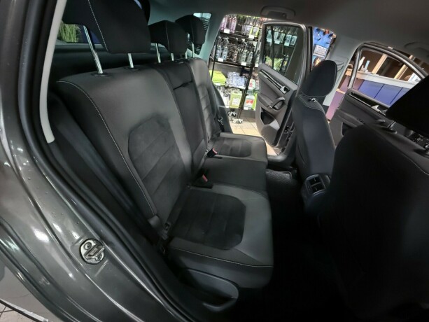 volkswagen-golf-sportsvan-bensin-2017-big-30