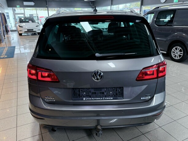 volkswagen-golf-sportsvan-bensin-2017-big-5