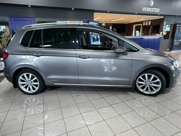 volkswagen-golf-sportsvan-bensin-2017-big-7
