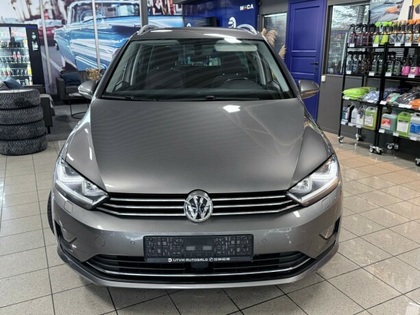 volkswagen-golf-sportsvan-bensin-2017-big-1