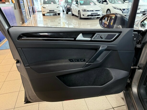 volkswagen-golf-sportsvan-bensin-2017-big-9