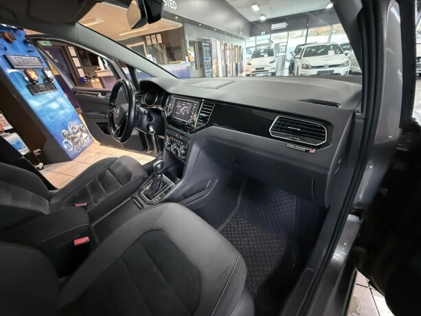 volkswagen-golf-sportsvan-bensin-2017-big-28