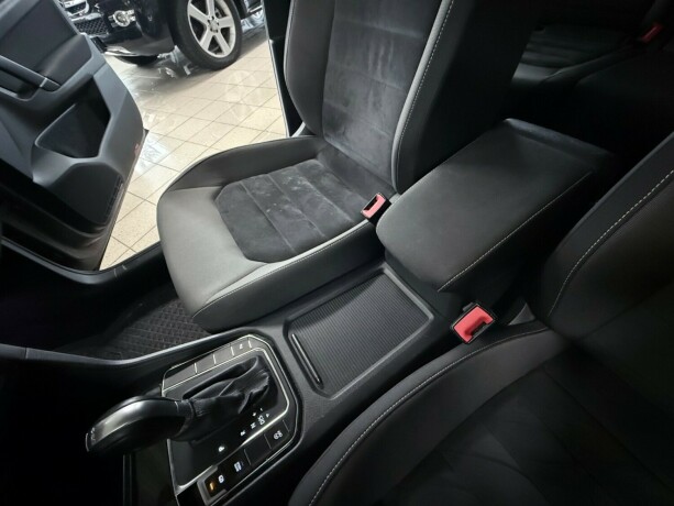 volkswagen-golf-sportsvan-bensin-2017-big-17