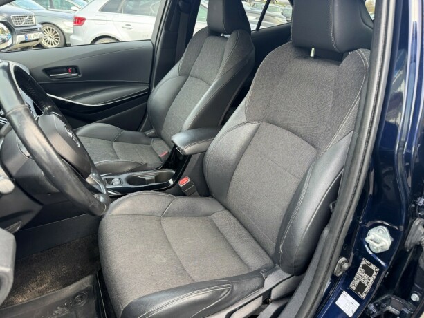 toyota-corolla-elektrisitetbensin-2021-big-12