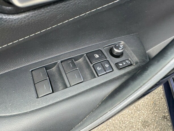 toyota-corolla-elektrisitetbensin-2021-big-15