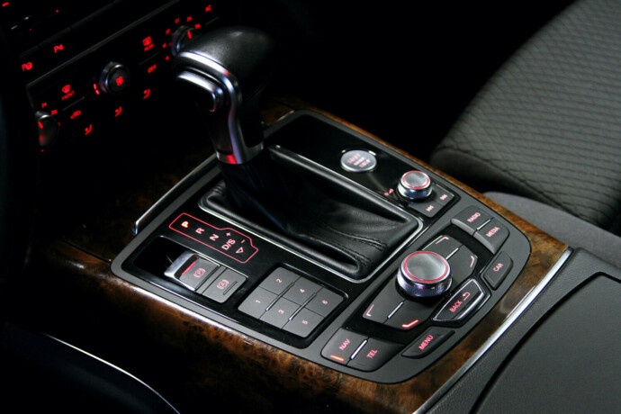 audi-a6-bensin-2013-big-16
