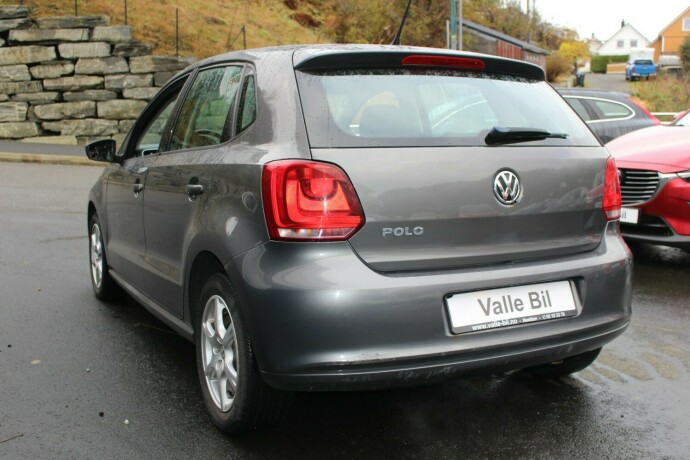 volkswagen-polo-bensin-2010-big-1