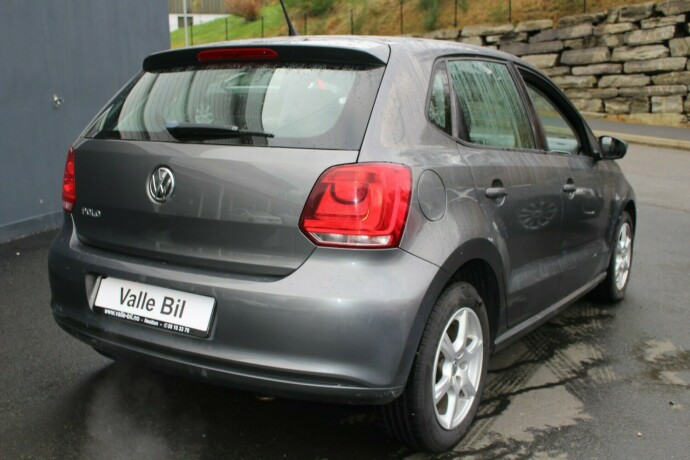 volkswagen-polo-bensin-2010-big-2