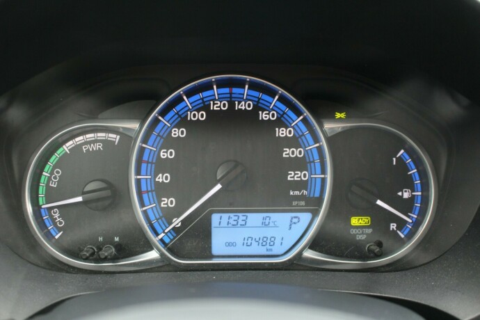 toyota-yaris-elektrisitetbensin-2016-big-9