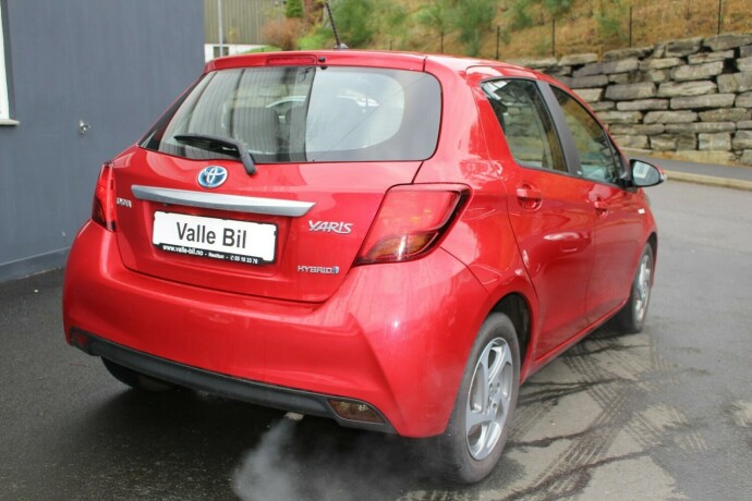 toyota-yaris-elektrisitetbensin-2016-big-3
