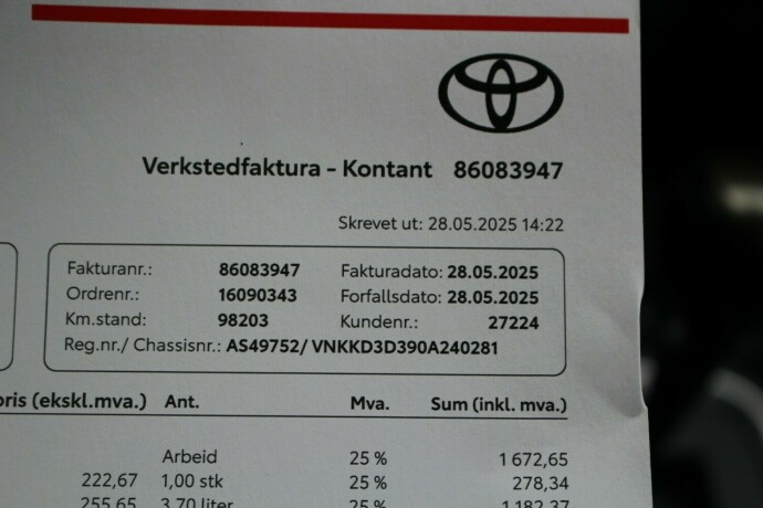 toyota-yaris-elektrisitetbensin-2016-big-14