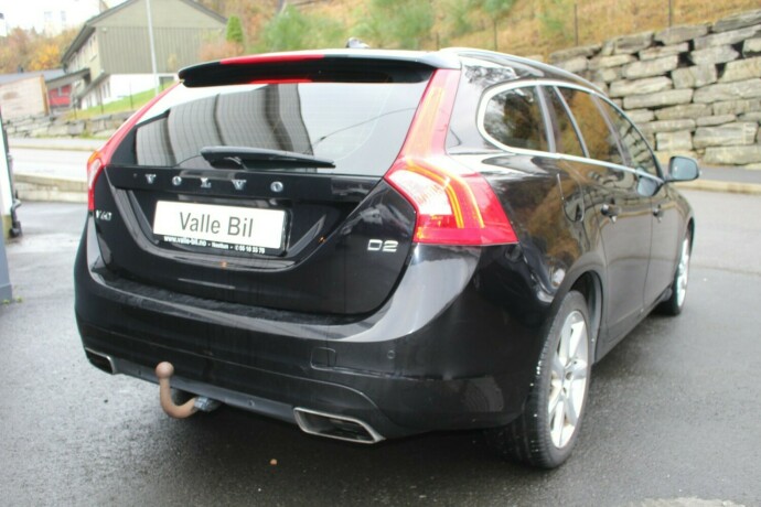 volvo-v60-diesel-2017-big-3