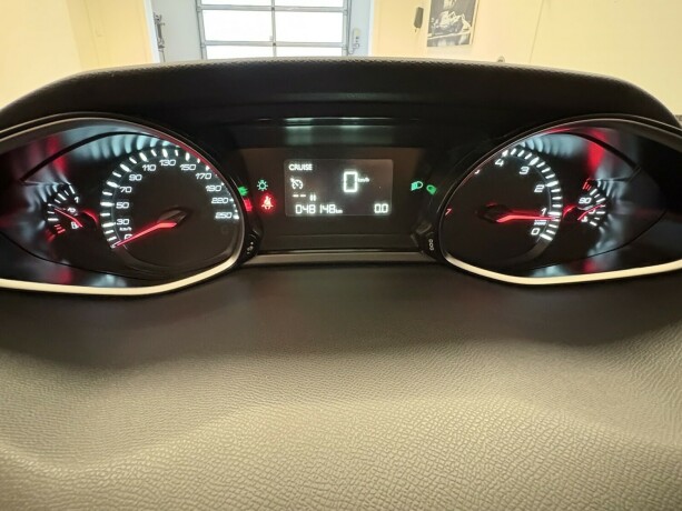 peugeot-308-bensin-2019-big-14