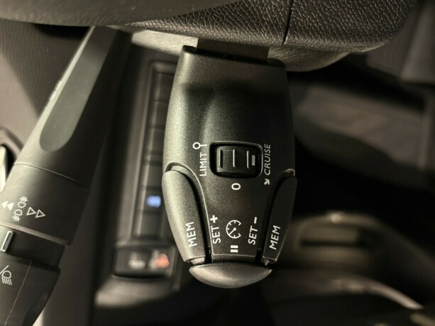 peugeot-308-bensin-2019-big-13
