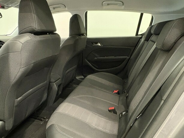 peugeot-308-bensin-2019-big-20