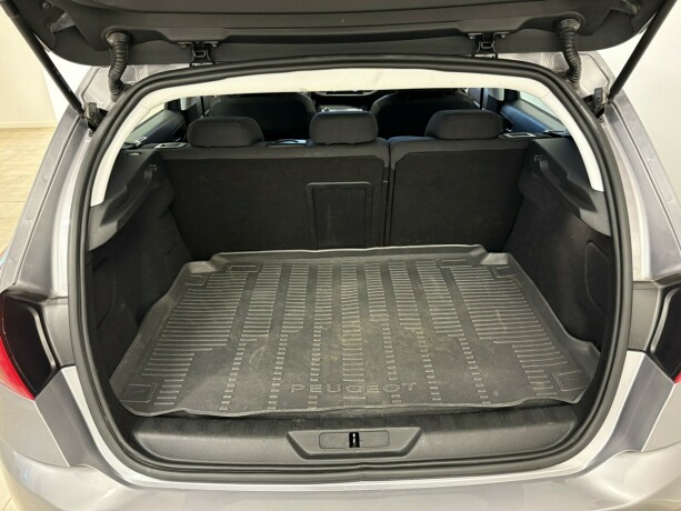 peugeot-308-bensin-2019-big-4