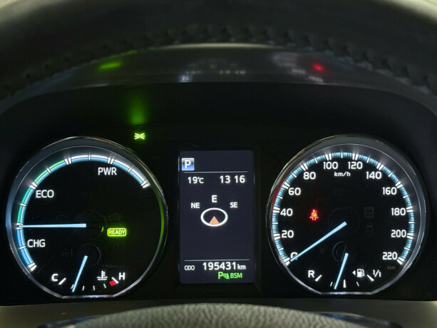 toyota-rav4-elektrisitetbensin-2019-big-15