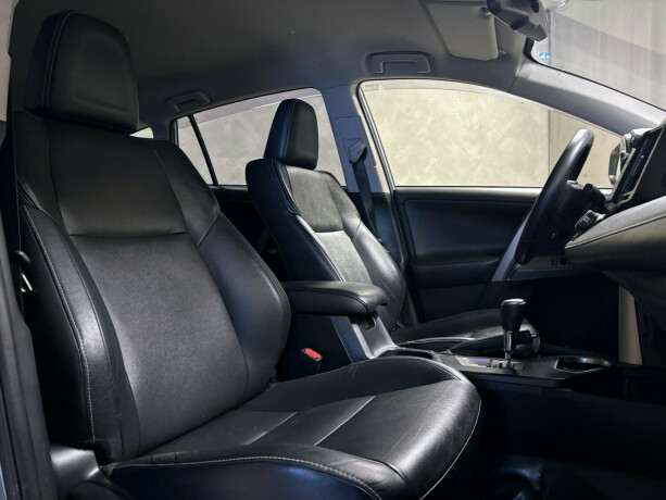 toyota-rav4-elektrisitetbensin-2019-big-4