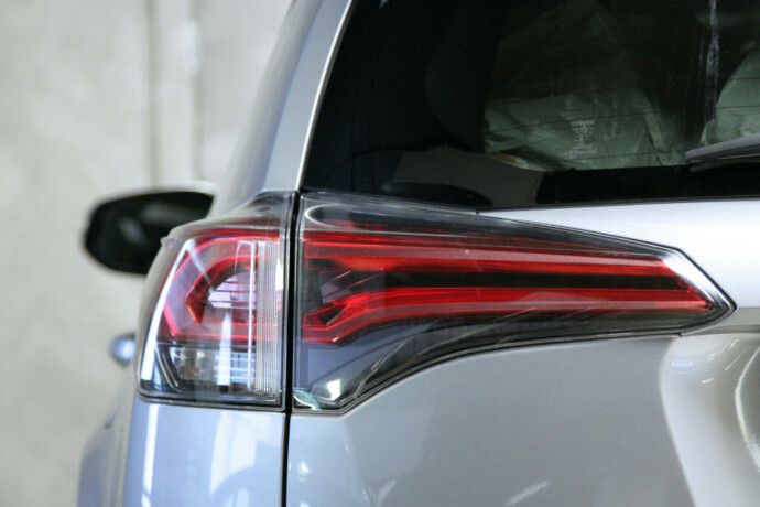 toyota-rav4-elektrisitetbensin-2019-big-25