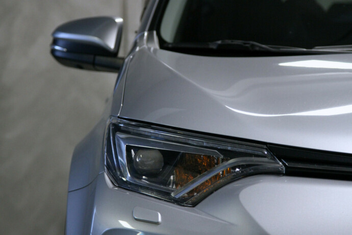 toyota-rav4-elektrisitetbensin-2019-big-23