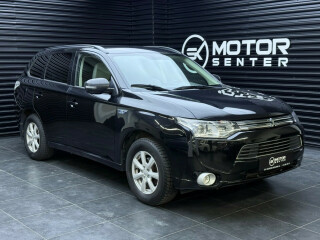 Mitsubishi | Outlander | Elektrisitet+bensin | 2014
