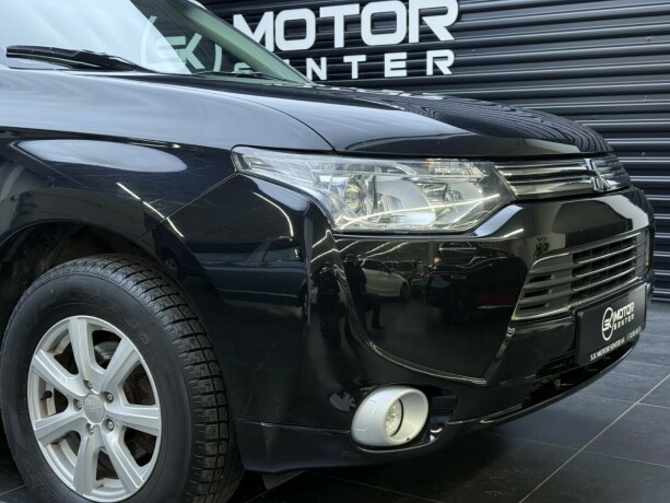mitsubishi-outlander-elektrisitetbensin-2014-big-2