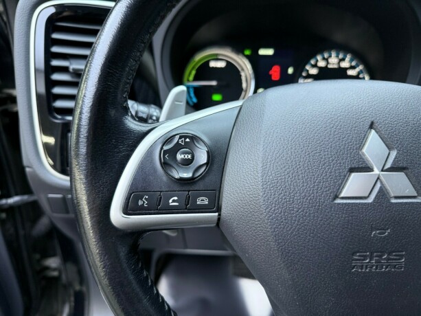 mitsubishi-outlander-elektrisitetbensin-2014-big-14