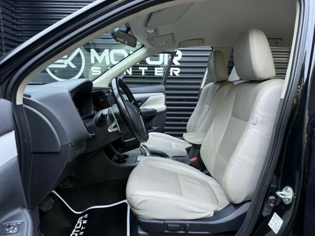 mitsubishi-outlander-elektrisitetbensin-2014-big-23