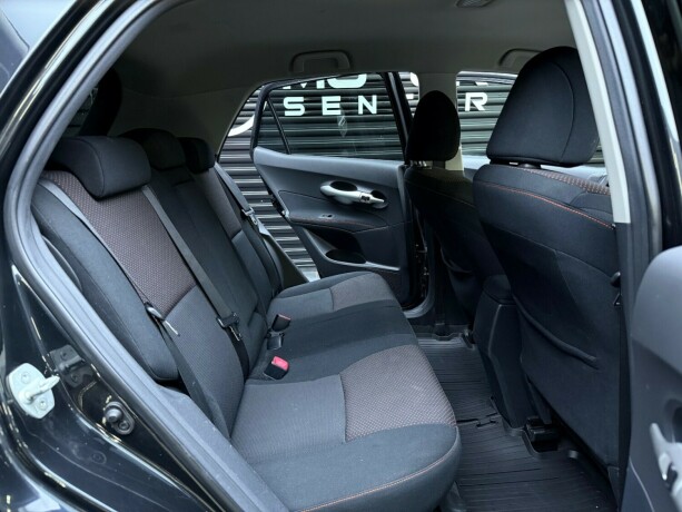 toyota-auris-diesel-2011-big-29