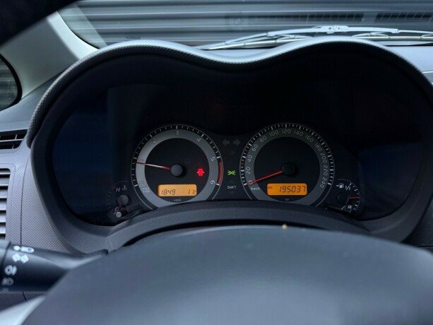 toyota-auris-diesel-2011-big-14