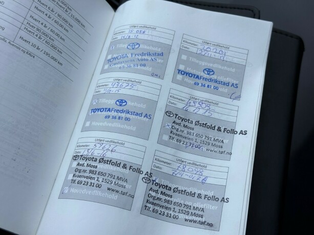 toyota-auris-diesel-2011-big-35