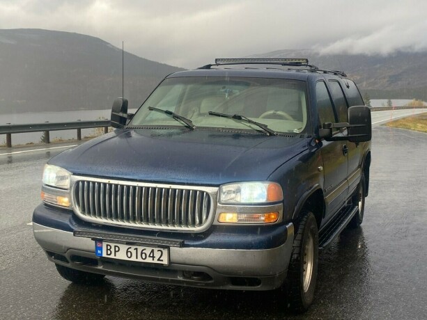 gmc-yukon-bensin-2001-big-0