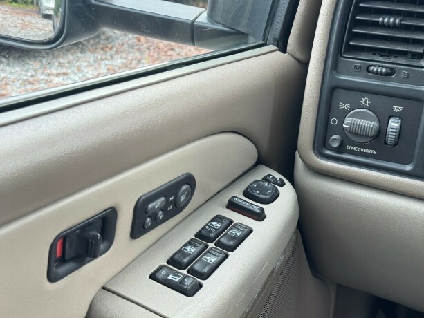 gmc-yukon-bensin-2001-big-21