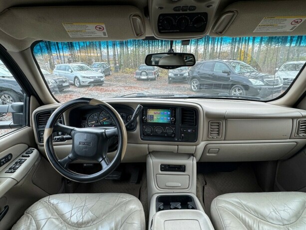 gmc-yukon-bensin-2001-big-18