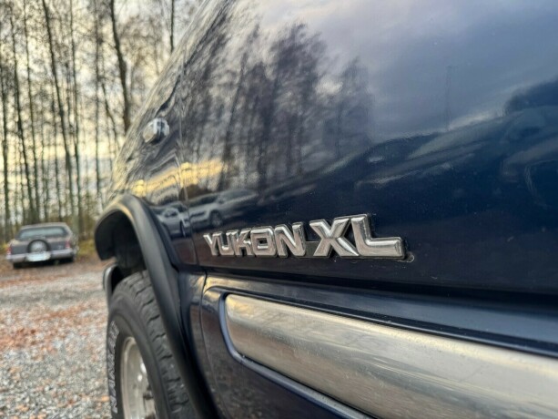 gmc-yukon-bensin-2001-big-28