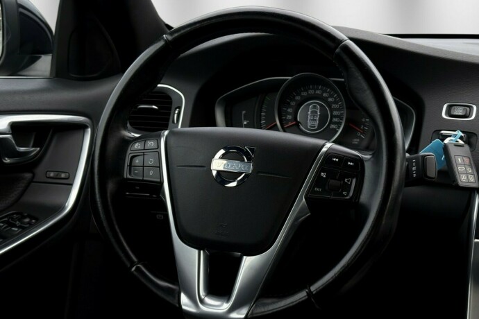 volvo-s60-bensin-2014-big-20