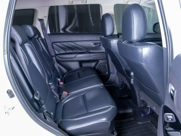 mitsubishi-outlander-elektrisitetbensin-2016-big-56