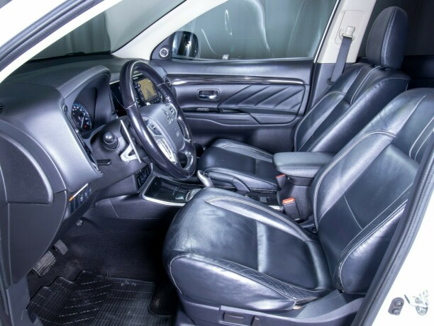 mitsubishi-outlander-elektrisitetbensin-2016-big-49