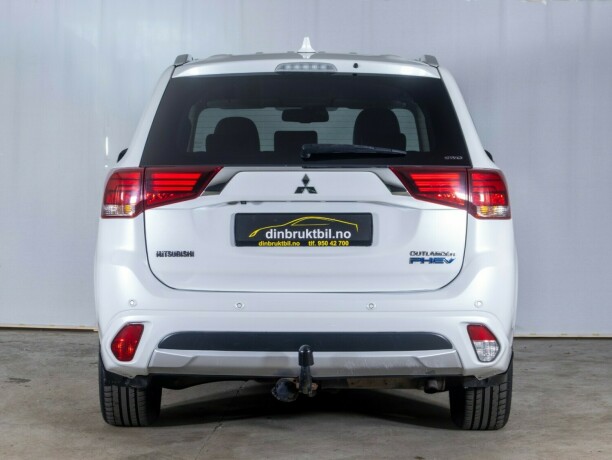 mitsubishi-outlander-elektrisitetbensin-2016-big-7