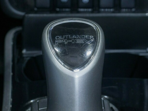 mitsubishi-outlander-elektrisitetbensin-2016-big-40
