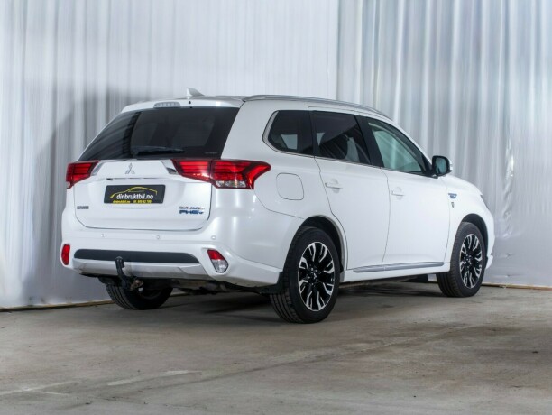 mitsubishi-outlander-elektrisitetbensin-2016-big-6