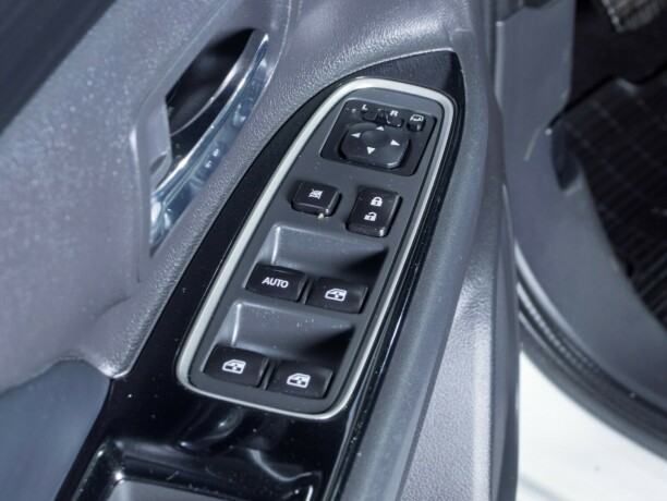 mitsubishi-outlander-elektrisitetbensin-2016-big-23