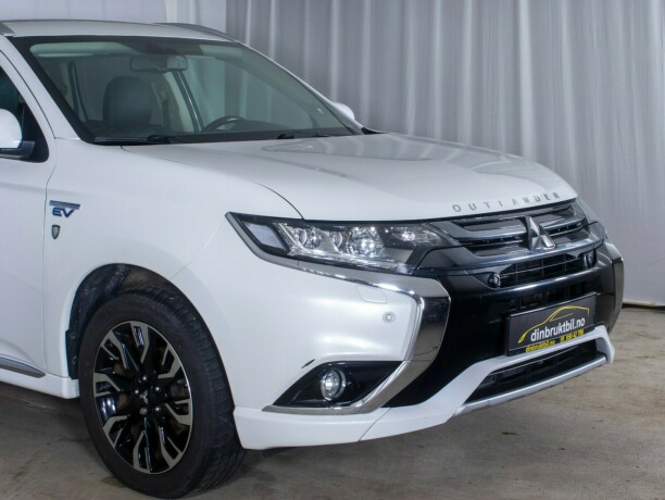 mitsubishi-outlander-elektrisitetbensin-2016-big-3