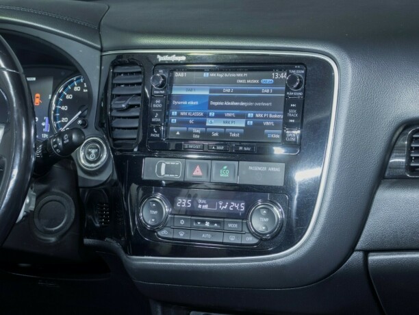 mitsubishi-outlander-elektrisitetbensin-2016-big-18