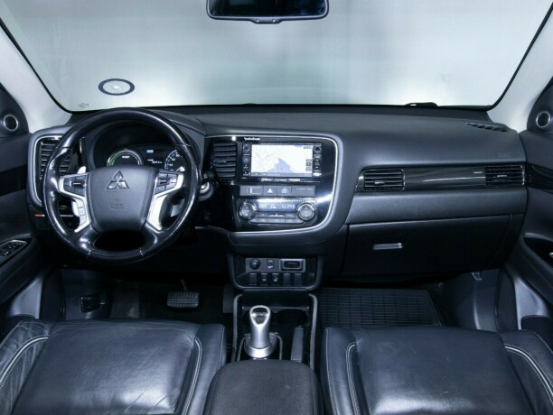 mitsubishi-outlander-elektrisitetbensin-2016-big-46