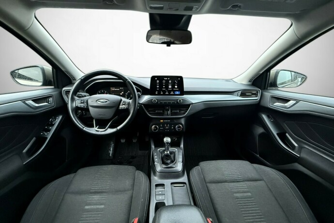 ford-focus-bensin-2019-big-36