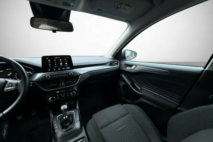 ford-focus-bensin-2019-big-37